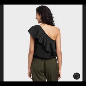 One shoulder Top